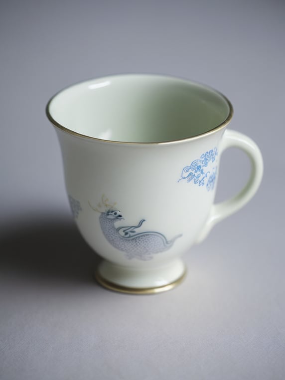 Porcelain cup with handle, chines...